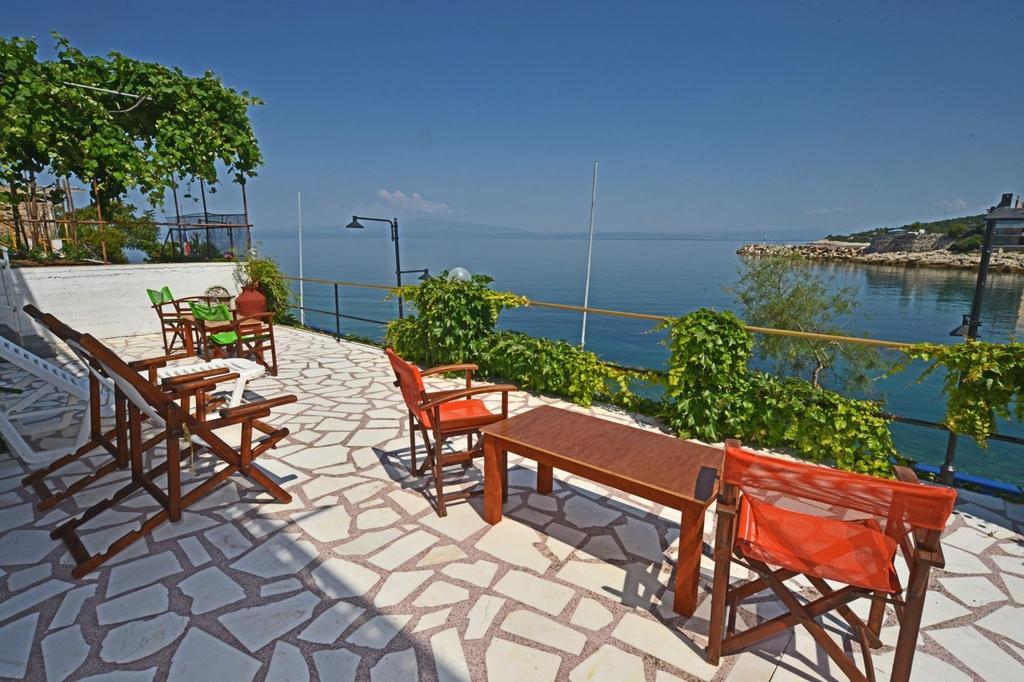 To Pithari Apartment Skála Marión Екстериор снимка